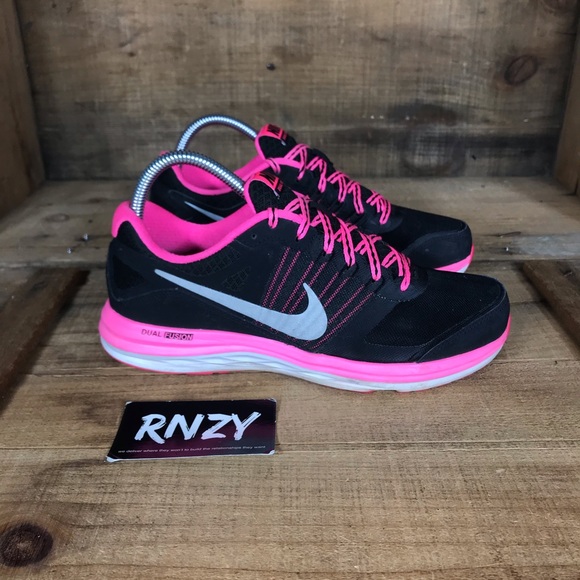 Nike Shoes - Nike Dual Fusion X